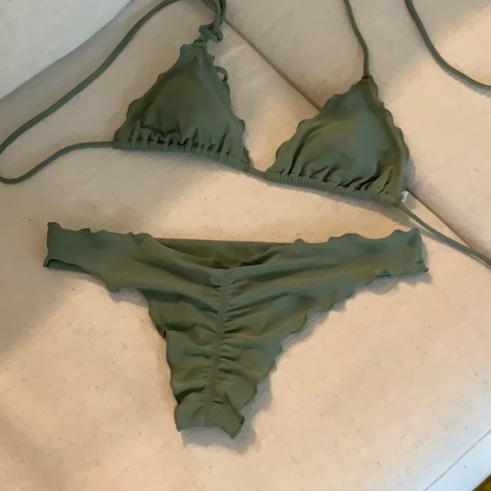 Lulu fama bikini set